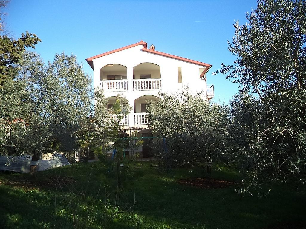Valeriana Apartment Пула Екстериор снимка