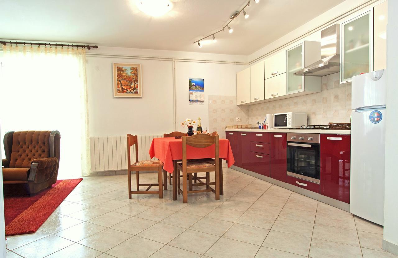 Valeriana Apartment Пула Екстериор снимка
