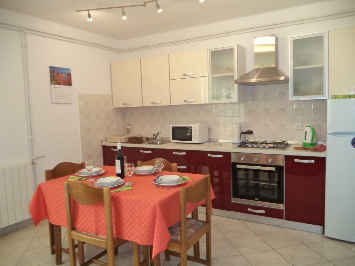 Valeriana Apartment Пула Екстериор снимка